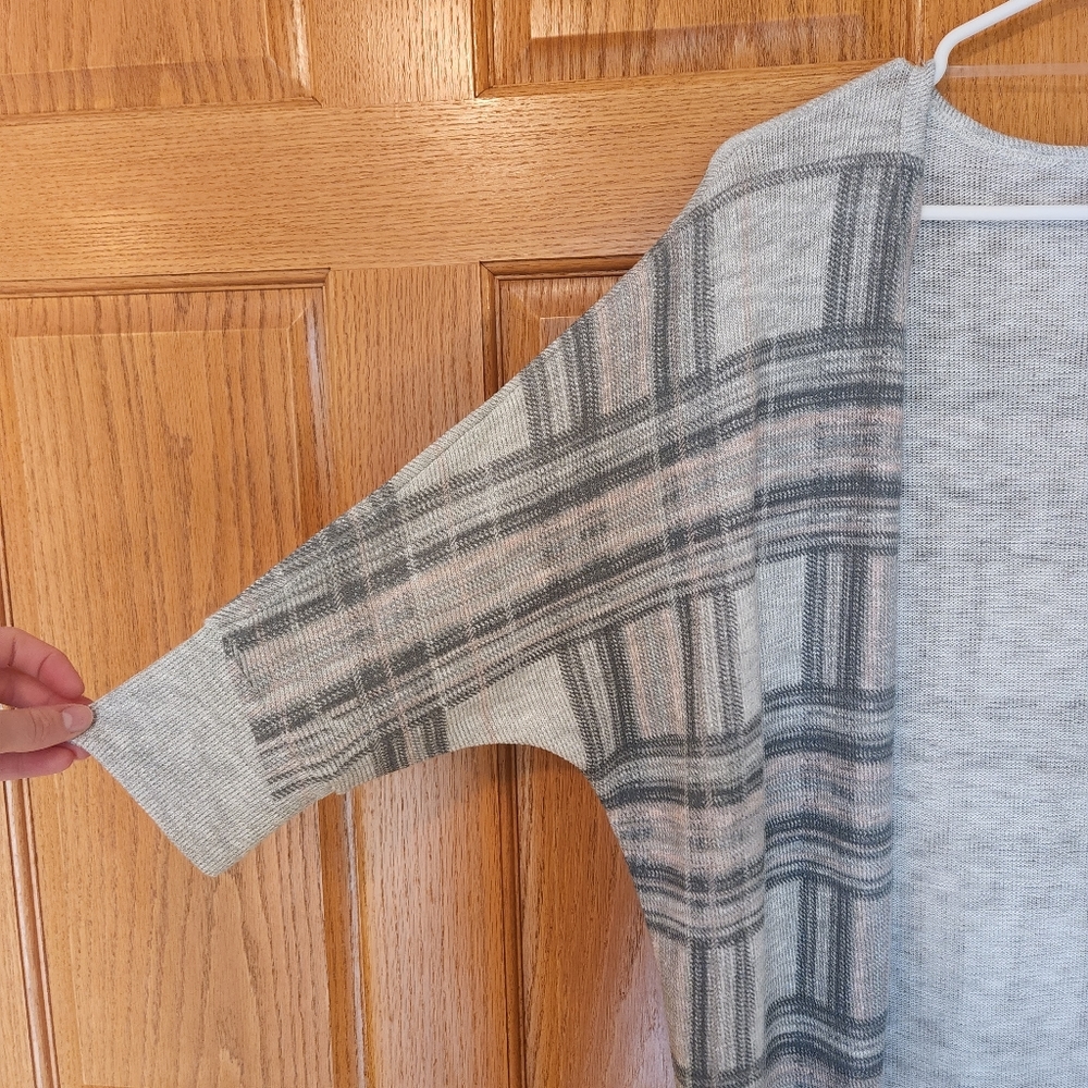 Vanity Cardigan - Picture 2 of 9